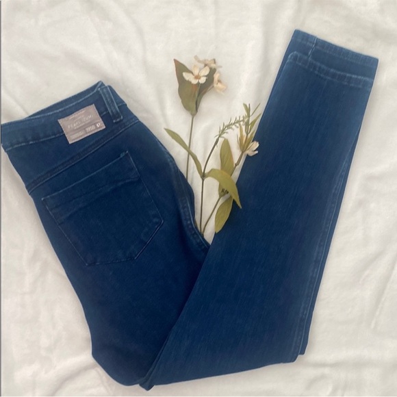 PEARL IZUMI Women's Jeans Denin Stretch.
Size 10 - Picture 4 of 8